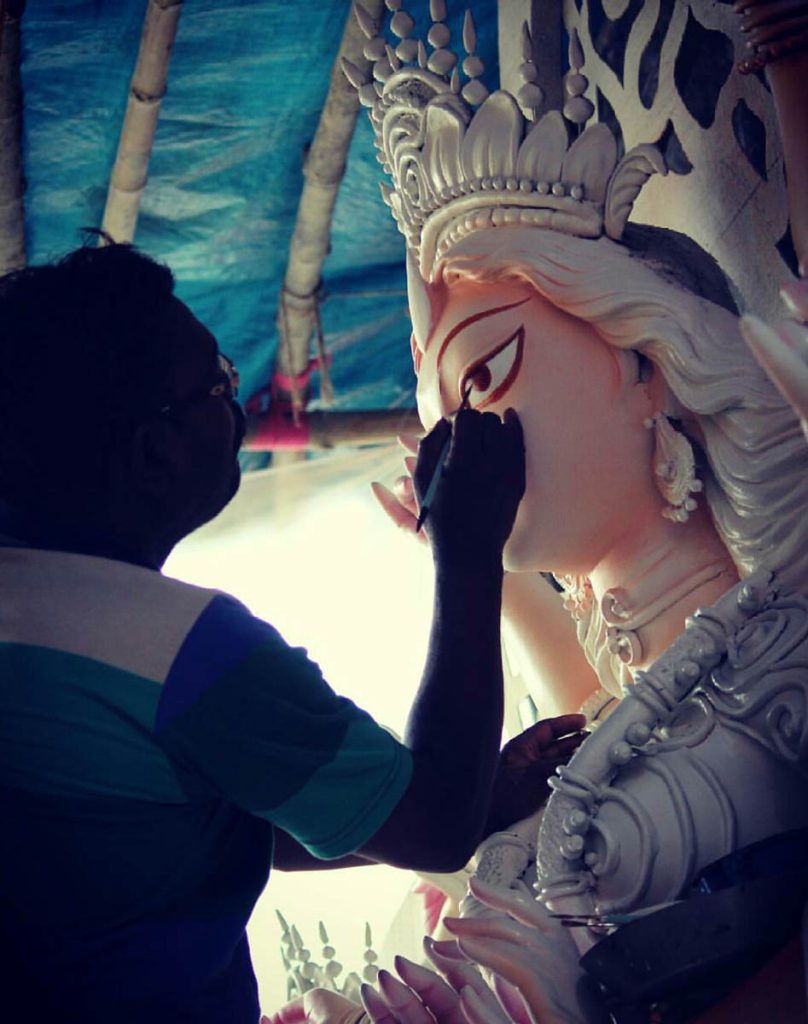 Chokkhu Daan being done in Kumartuli