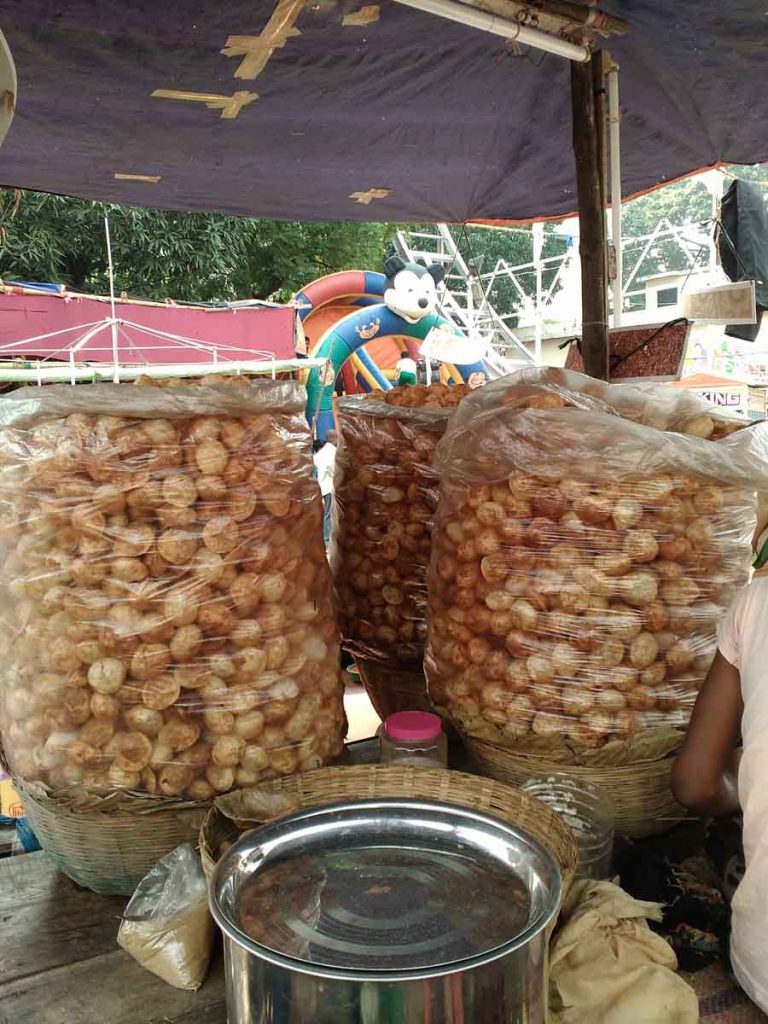 street food of Kolkata - 'Phuchka'