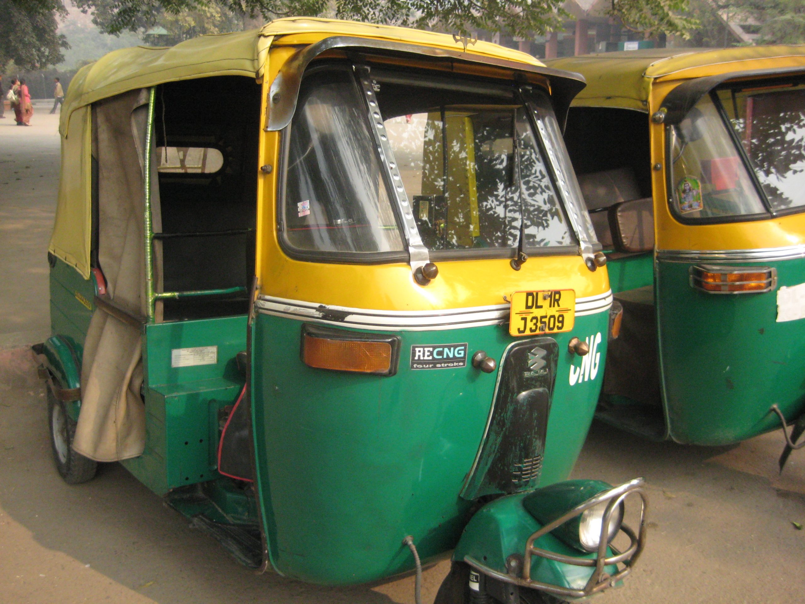 Auto-rickshaw-getting-around-jaipur