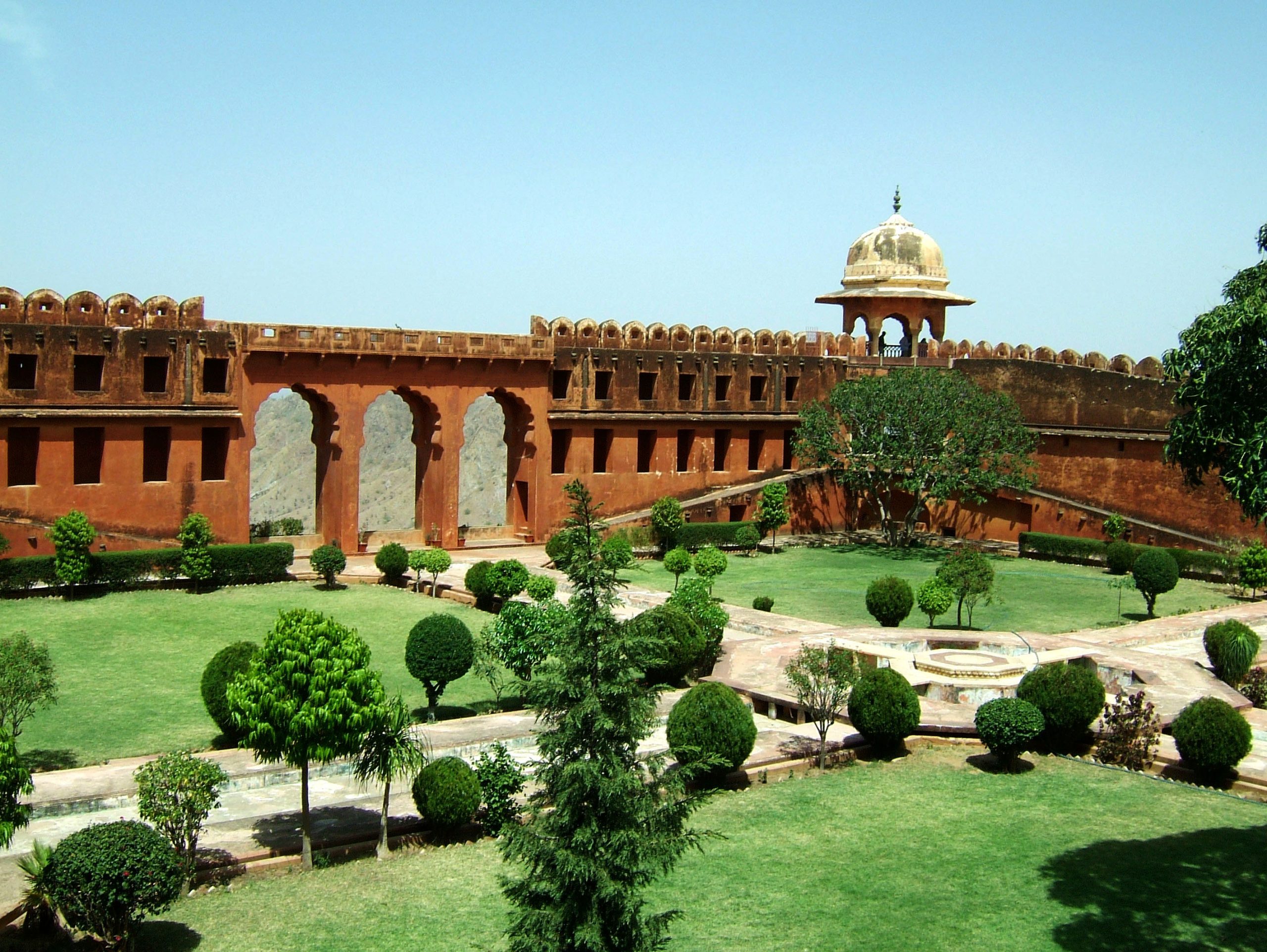 Jaigarh-fort-jaipur-india-exterior