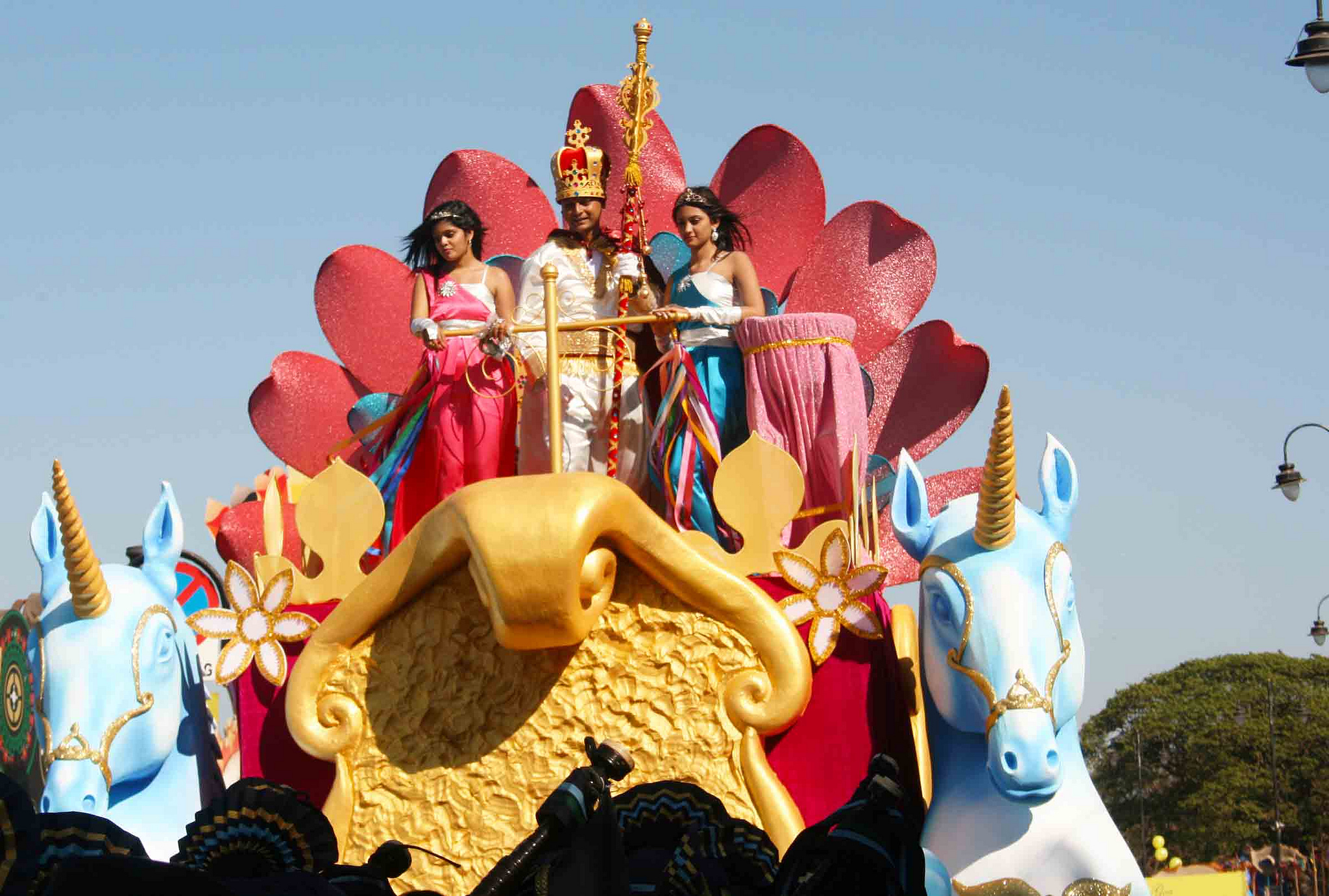 goa-carnival-float-costumes