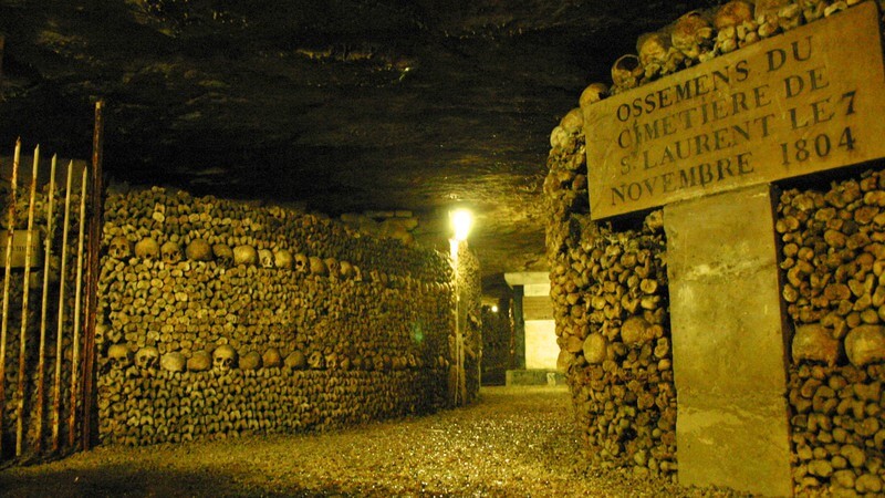 paris catacombs mass grave
