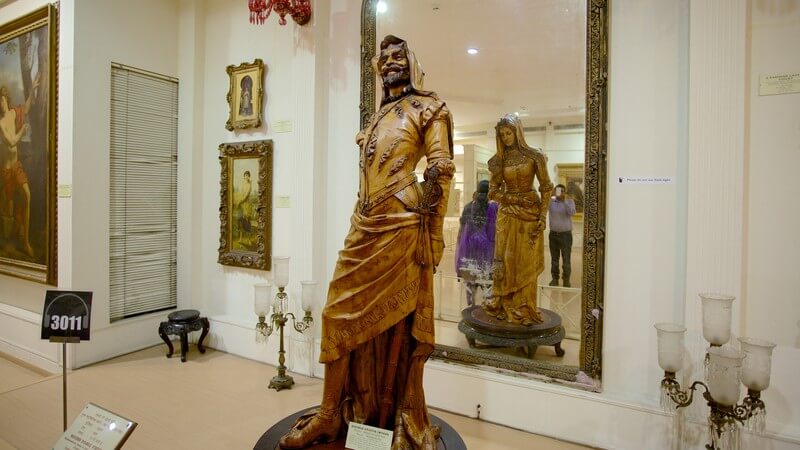 sculpture salar jung museum hyderabad