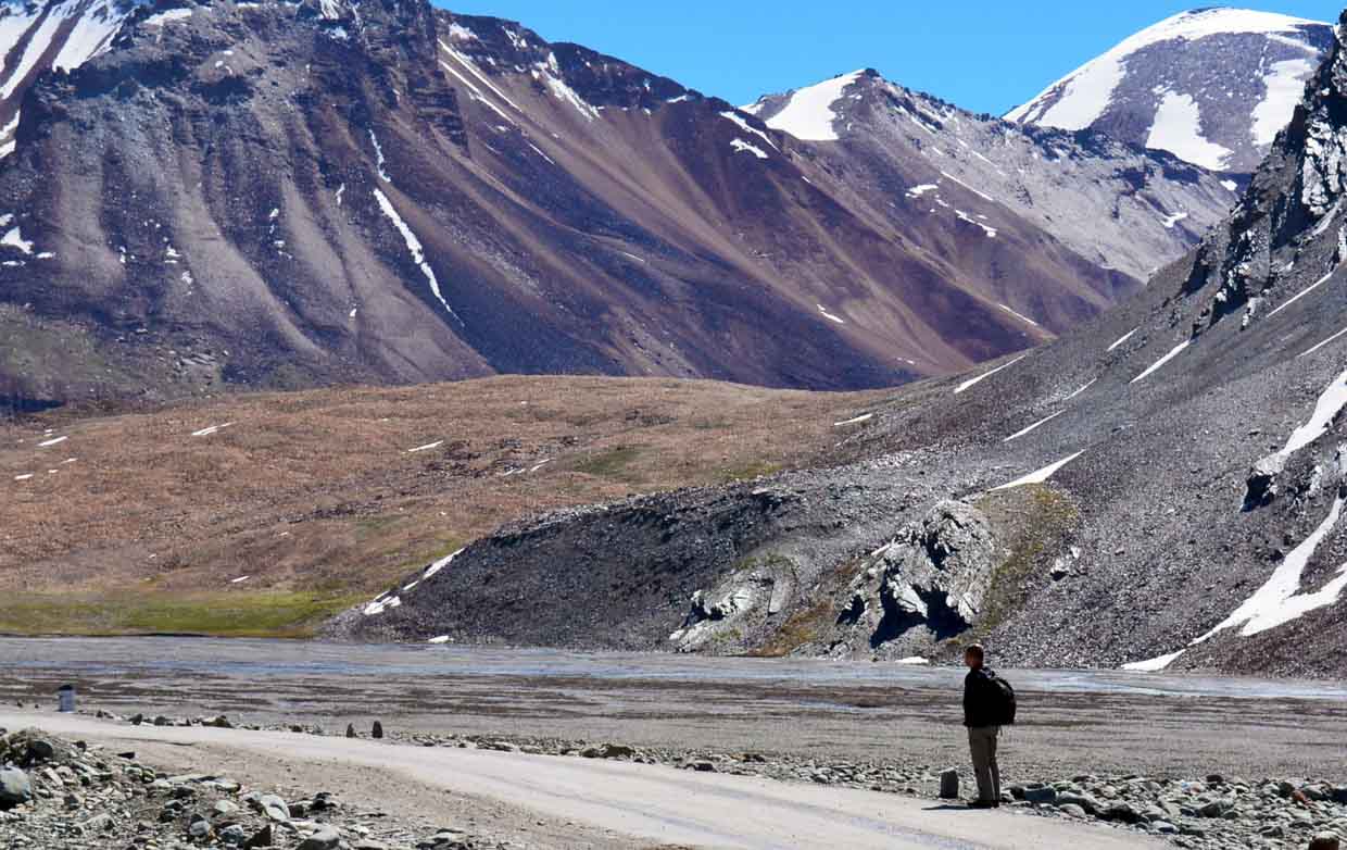 waiting-in-ladakh